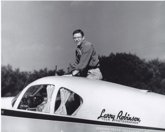 larryrobinsonplane